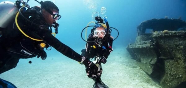 PADI Dive Against Debris